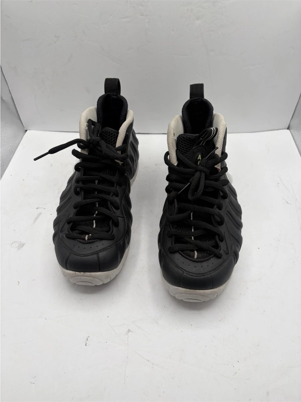 Nike Foamposite Pro “Dr. Doom” Black/White 624041-006 Men’s Size 8.5 - Picture 2 of 16